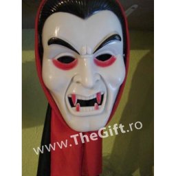 Masca cu gluga, Contele Dracula