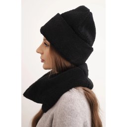 Polski Women's fleece set hat and neck warmer with decorative patch black