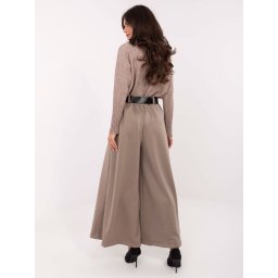 Pantaloni bej cu croi larg