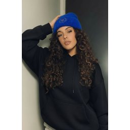 Caciula dama albastra cu pietricele