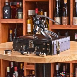 Valiza Deluxe cu accesorii de vin Premium set 9 piese