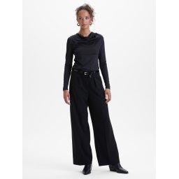 Pantaloni negri cu croi larg pentru femei