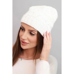Căciulă de iarnă pentru femei cu model de dantelă Kesi K427 ecru