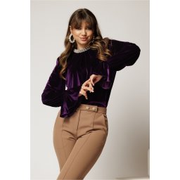 Bluza DY Fashion din catifea mov cu perle la gat si maneci evazate