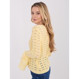 Pulover galben deschis cu model cu găuri