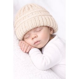 Caciulita crem crosetata tip fes pentru bebelusi