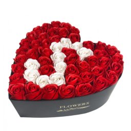Aranjament floral personalizat cu litera cutie inima neagra cu 49 trandafiri de sapun (LITERA: Litera W)