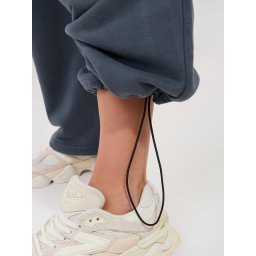 Pantaloni de trening pentru femei în culoarea grafit