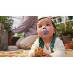 Set 2 suzete Philips Avent Ultra Soft SCF091/43, cu disc flexibil, pentru pielea sensibila a bebelusului, ortodontice, fara BPA, 6-18 luni, colorat
