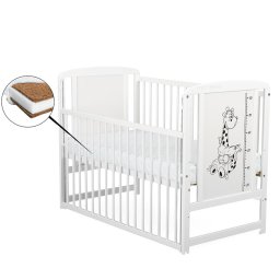 BabyNeeds - Patut din lemn Timmi Girafa 120x60 cm, Cu laterala culisanta, Din lemn de pin si mdf, Stabil si rezistent, Inaltime saltea reglabila pe 3 nivele, Laterala cu 3 bete detasabile, EN716-1, EN716, Alb + Saltea 10 cm