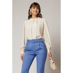 Bluza DY Fashion ivoar cu decupaj si perle la decolteu
