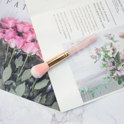 Pensula pentru Machiaj cu Maner din Quartz Roz