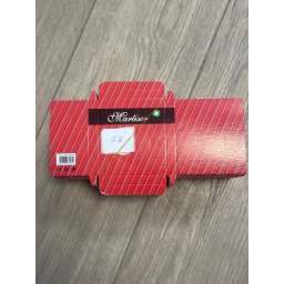 Ambalaje de Carton pentru Martisoare, Flippy, Set 200 Bucati, Cutii pentru Brosa Martisor, Model Rosu, 8 x 7 cm, Decupaj Central Rotund