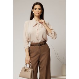 Camasa bej cu funda la guler si inchidere cu nasturi