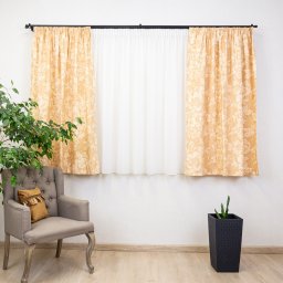 Set 2 draperii scurte din bumbac, Hiko Nostalgie Garden Wheat, taupe deschis cu rejansa Premium creion de 6,5cm cu 2 benzi de prindere