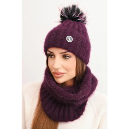 Căciulă de damă cu pompom și model tricotat