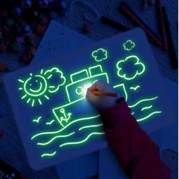 Tablita magica fosforescenta rescriptibila A4 cu marker invizibil UV, verde