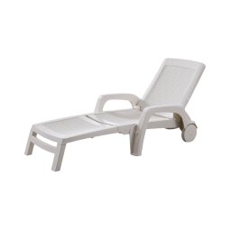 Sezlong Leziter Omaha alb cu spatar reglabil, roti si design tip ratan, 190 cm