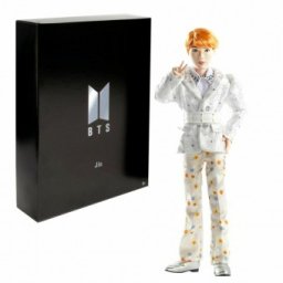 BTS Jin Prestige Fashion papusa GKC98 (cu suport)