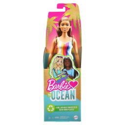 Papusa Barbie Malibu satena cu tinuta de plaja din materiale reciclate