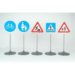 Set Ce Contine 5 Semne Diferite De Circulatie