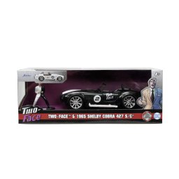 Set Batman cu figurina Two-Face si masinuta metalica Shelby Cobra 1:32
