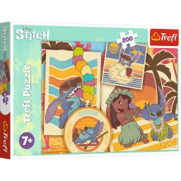 Puzzle Trefl 200 piese cu Stitch la plaja pentru copii 7+