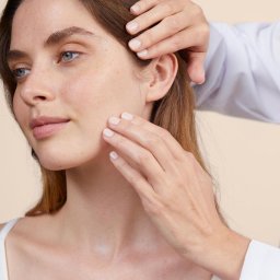 Avene XeraCalm Nutrition Moisturizing Lotion
