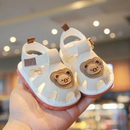 Sandalute ivoire cu piuitoare - Ursulet