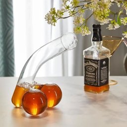 Decantor amuzant pentru bauturi, 350 ml