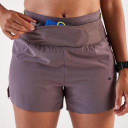 Șort de alergare & trail distanță mare Kiprun Run 900 Maro Damă