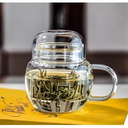 Cana cu infuzor pentru ceai 250 ml, sticla borosilicata, capac tip cupa