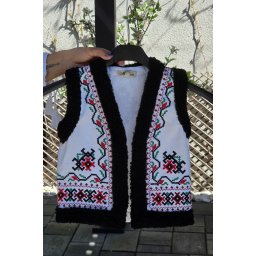 Vesta traditionala universala copii 15