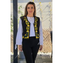 Vesta brodata cu model traditional Flori 2