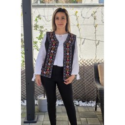 Vesta brodata cu model traditional Suzi 7