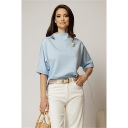 Tricou bleu cu brosa si croi lejer cu adaos de viscoza