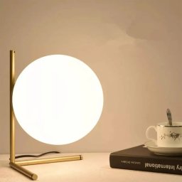 Veioza Ozana aurie cu glob din sticla alba, 1x E27, pentru interior