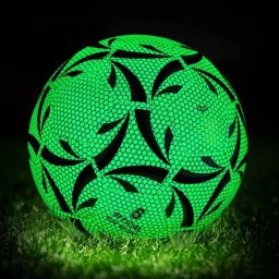 Minge de fotbal cu efect fosforescent