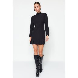 Rochie țesută țesută plisată neagră plisată cu gât înalt