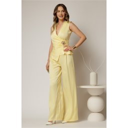 Compleu dama galben din satin cu bluza cu dantela la decolteu si pantaloni