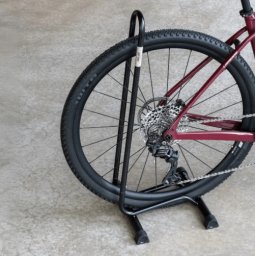 Suport stand bicicleta XLC negru roti 26-29, 70 mm latime maxima roata, aluminiu, negru