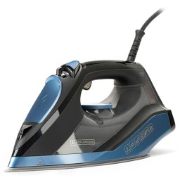 Fier de calcat cu aburi Black+Decker 2800W, talpa ceramica, 270 ml