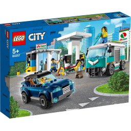 LEGO City Statie de service 60257 cu SUV, rulota si 4 minifigurine