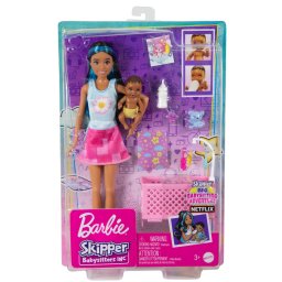 Papusa Barbie mamica bruneta cu bebelus si accesorii de ingrijire