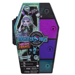 Papusa Monster High Twyla Neon Frights cu accesorii si 19+ surprize