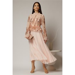 Rochie midi roz de seara din voal plisat cu perle si paiete