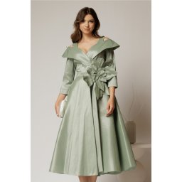 Rochie midi verde din tafta peliculizata cu floare ampla pe talie