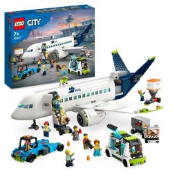 LEGO City Avion de pasageri cu 913 piese si 9 minifigurine, 7+ ani
