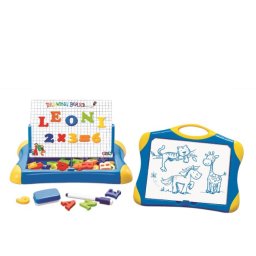 Set educativ cu tablita de scris magnetica, cu litere si cifre incluse, marker special si burete, 2 fete de scris si suport pastrare accesorii, 48 piese