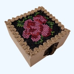Cufar natur simplu din lemn decorat cu etamina - 7x7x4 cm - modele diverse